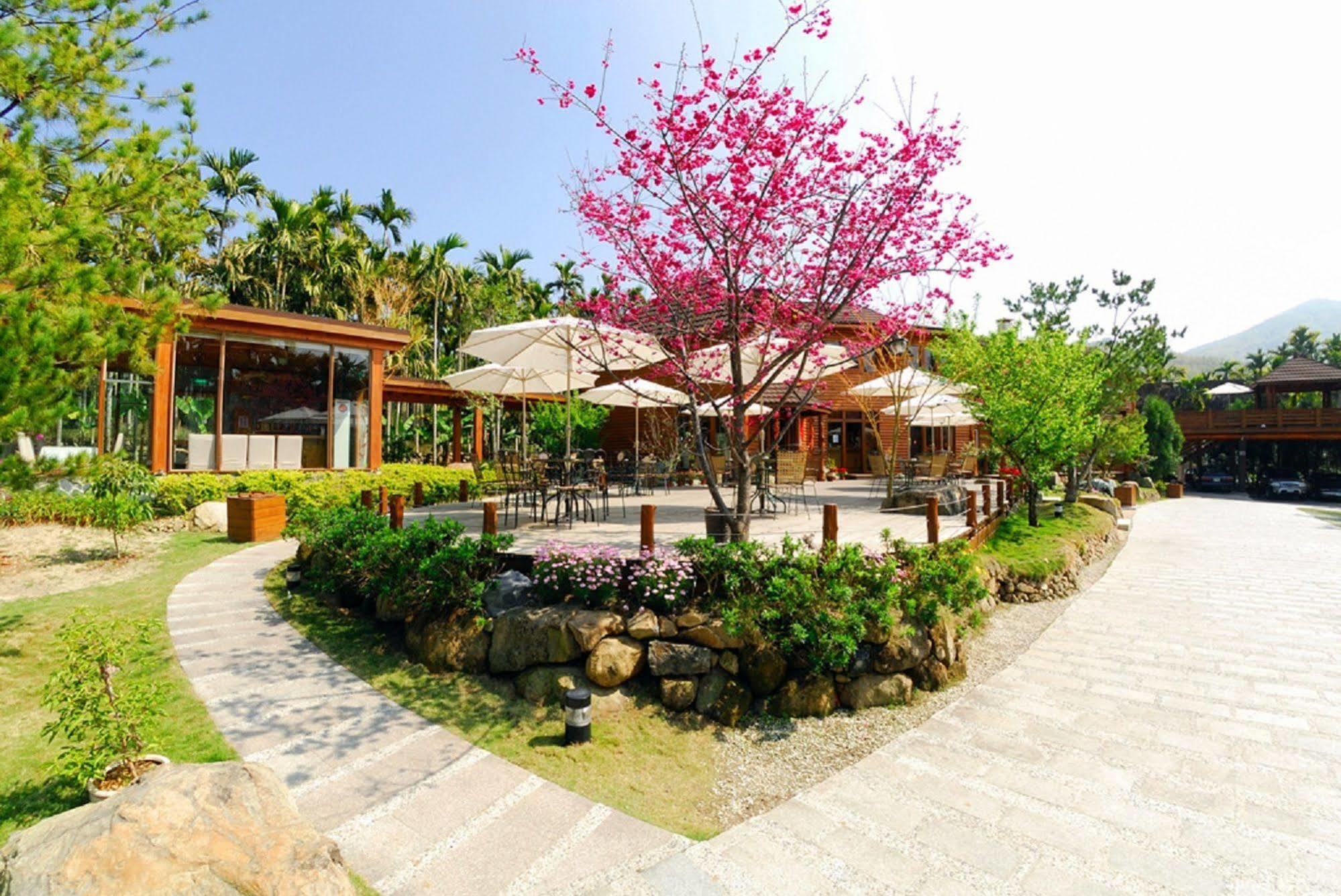 Sakura Villa Nantou Buitenkant foto
